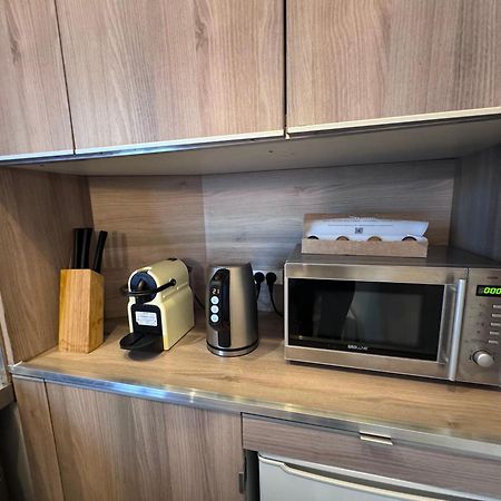 Appartement Typique Parisien Au Coeur Du Marais Екстериор снимка