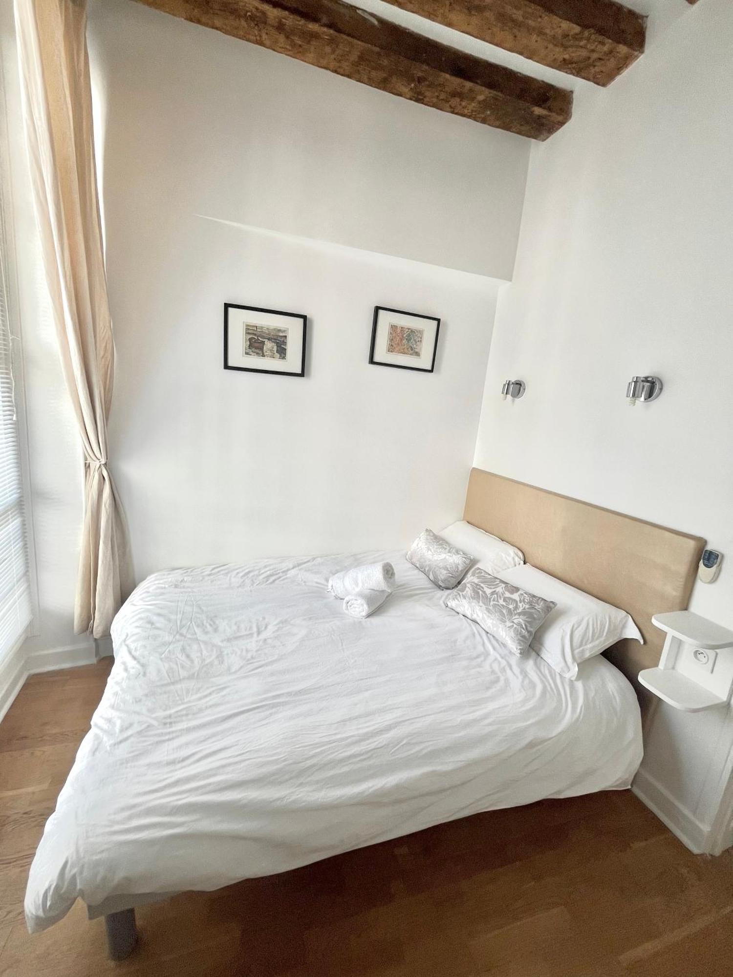 Appartement Typique Parisien Au Coeur Du Marais Екстериор снимка